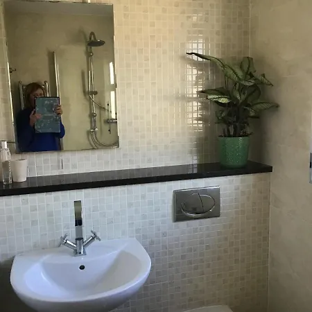 Kwatera prywatna A Place To In Stoke Gifford - Parkway Train Station 5 Min Walk *