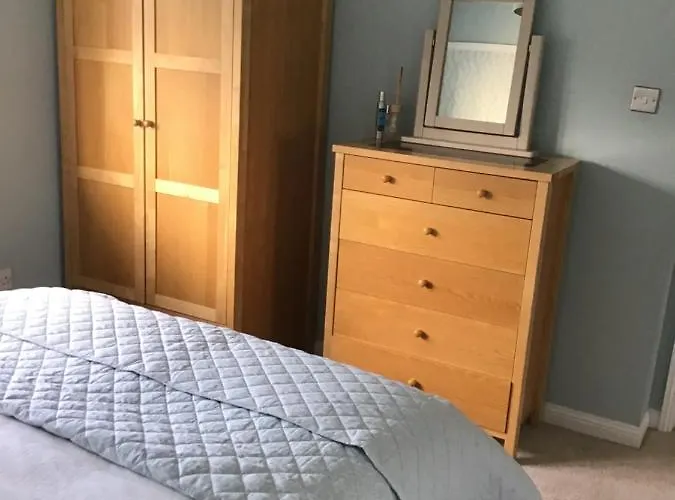 A Place To In Stoke Gifford - Parkway Train Station 5 Min Walk Bristol