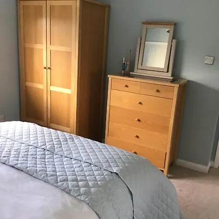 A Place To In Stoke Gifford - Parkway Train Station 5 Min Walk Bristol
